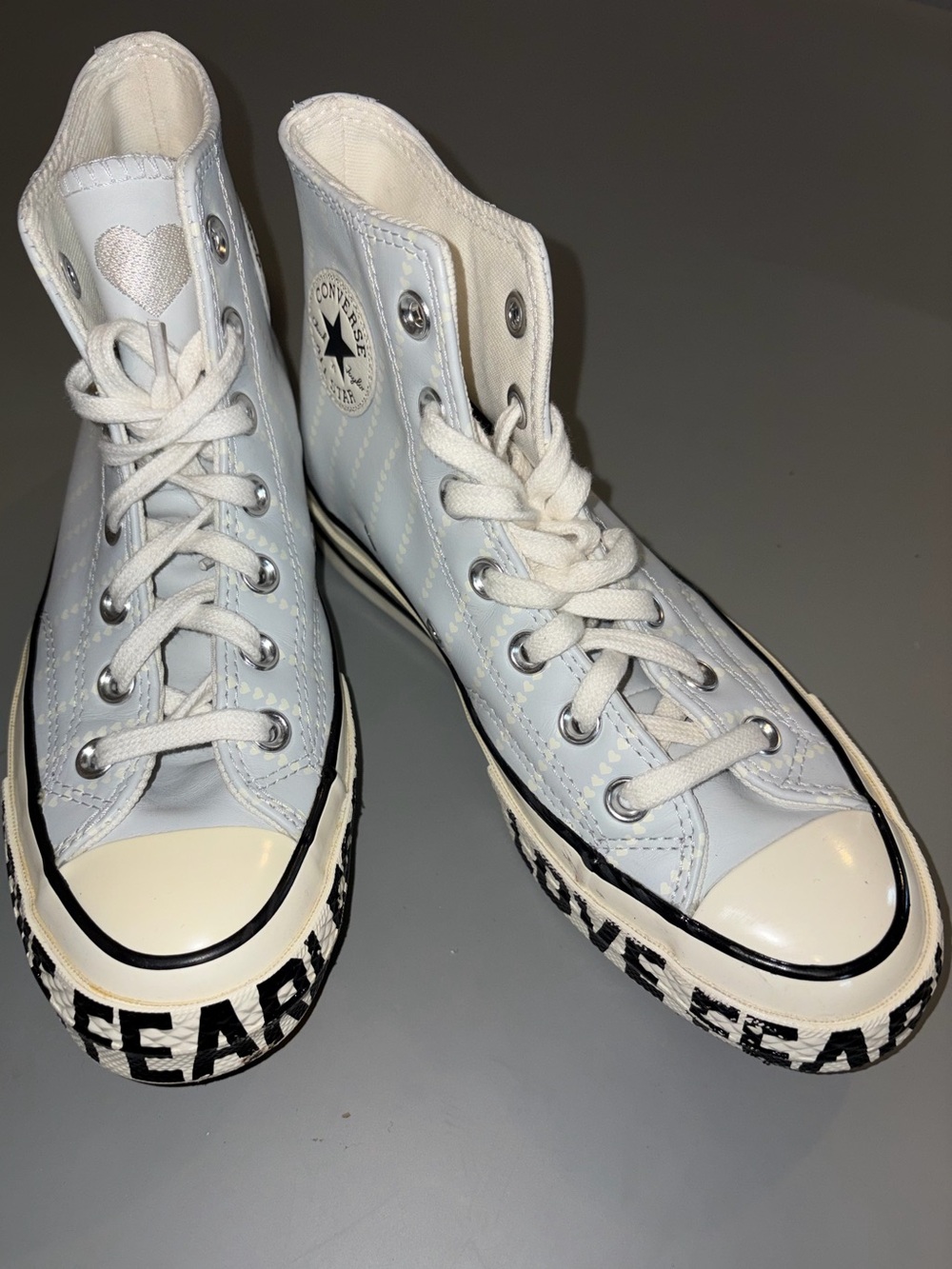 Converse Chuck Taylor High Top Sneakers Size 6